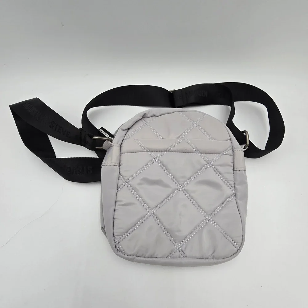 STEVE MADDEN Quilted Crossbody Bag‎ Light Gray Nylon Adjustable Strap